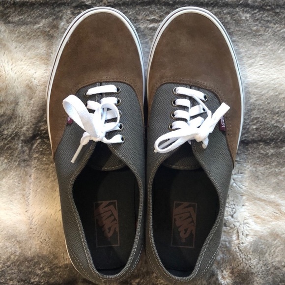 Vans - Picture 2 of 3